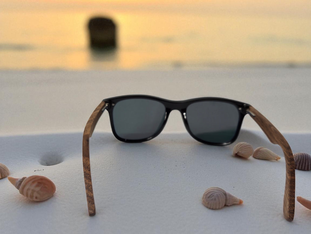 Amberwood Sunset – Wooden Arms, Color-Shifting Lens