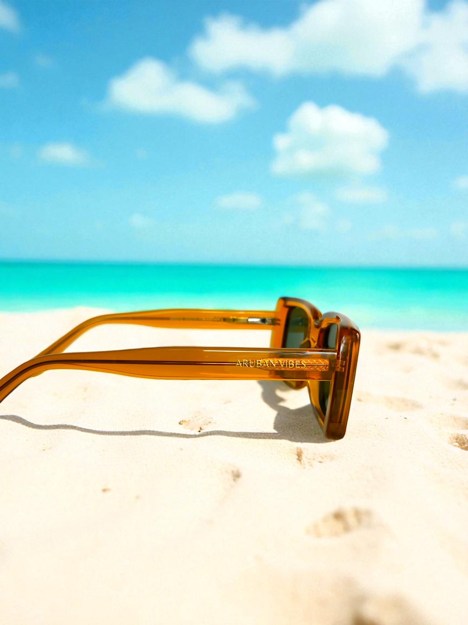 Eagle Beach Gold – Sunlight in Motion