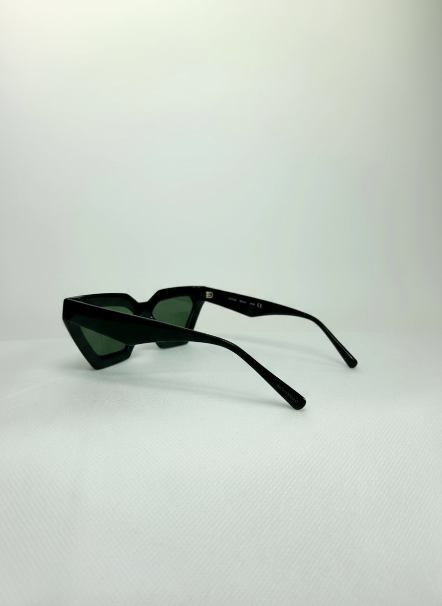 Aruba Noir – Black Sharp-Edged Cat Eye