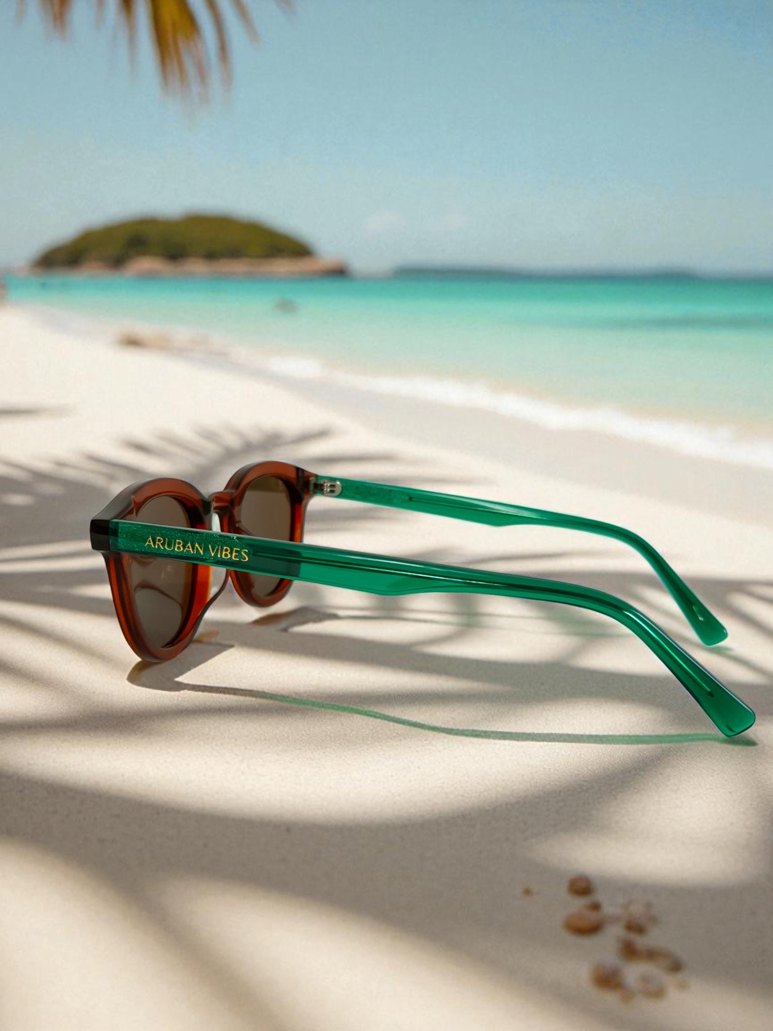 Wariruri Aura – Green Frame, Amber Lens