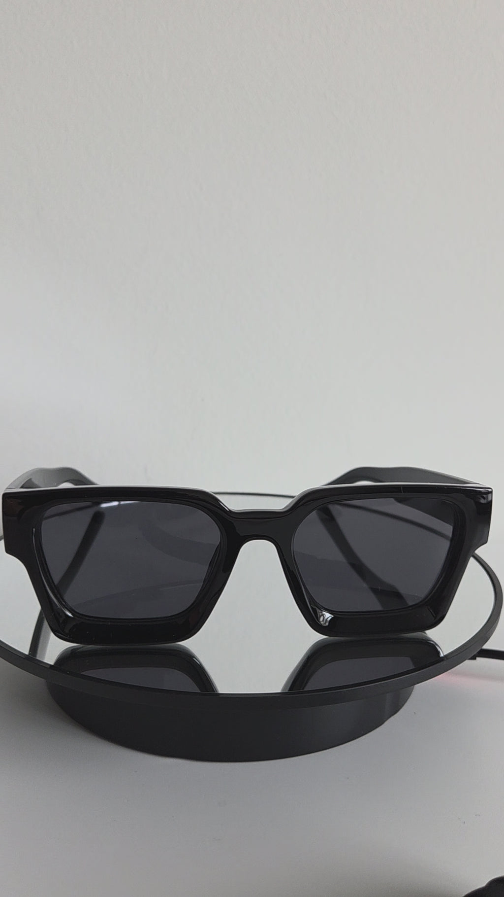 Bushiribana Black – Strength in Motion