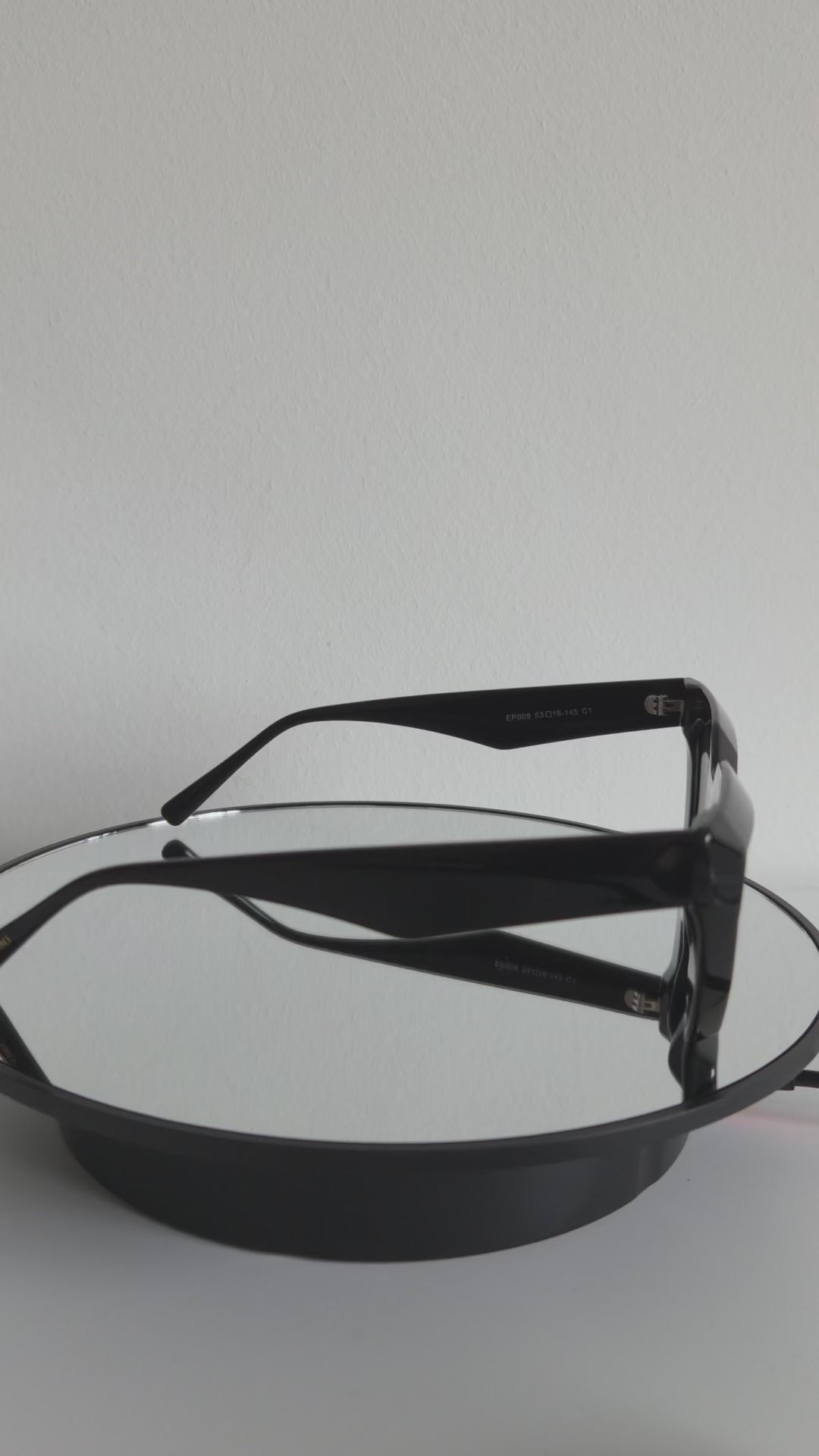 Aruba Noir – Black Sharp-Edged Cat Eye