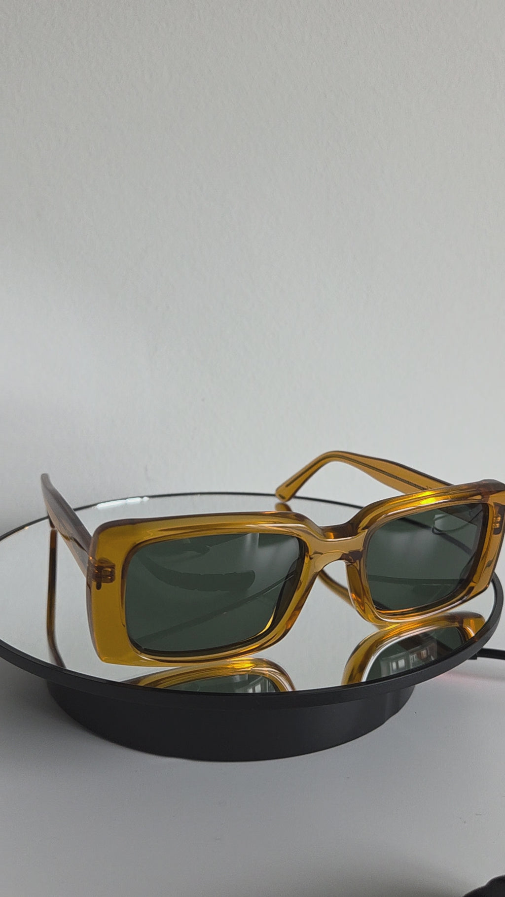 Eagle Beach Gold – Sunlight in Motion