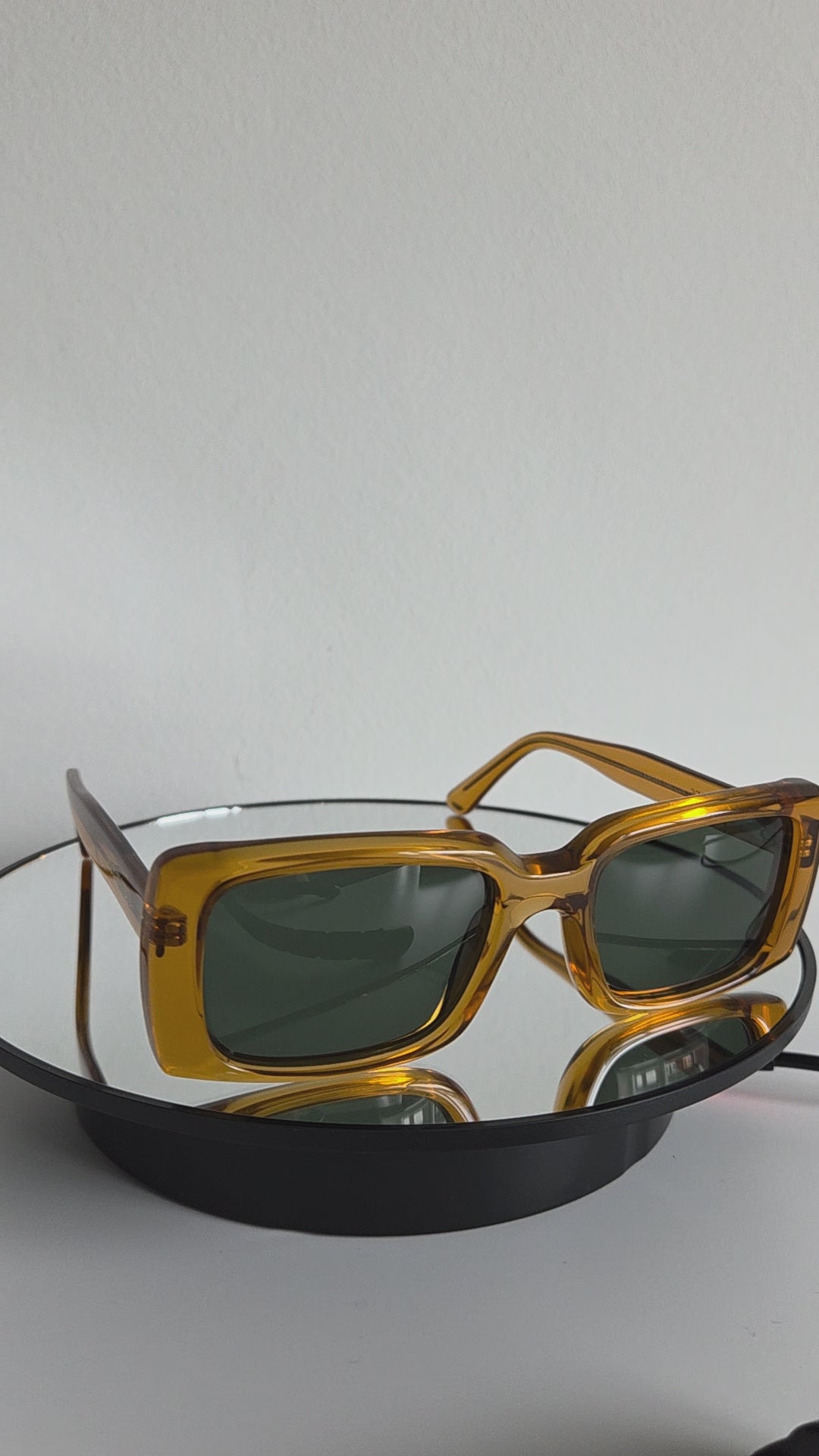 Eagle Beach Gold – Sunlight in Motion